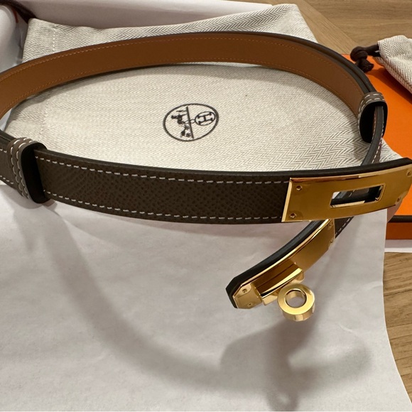 Hermes Kelly 18 Belt Etoupe Epsom leather with gold hardware - Picture 4 of 14